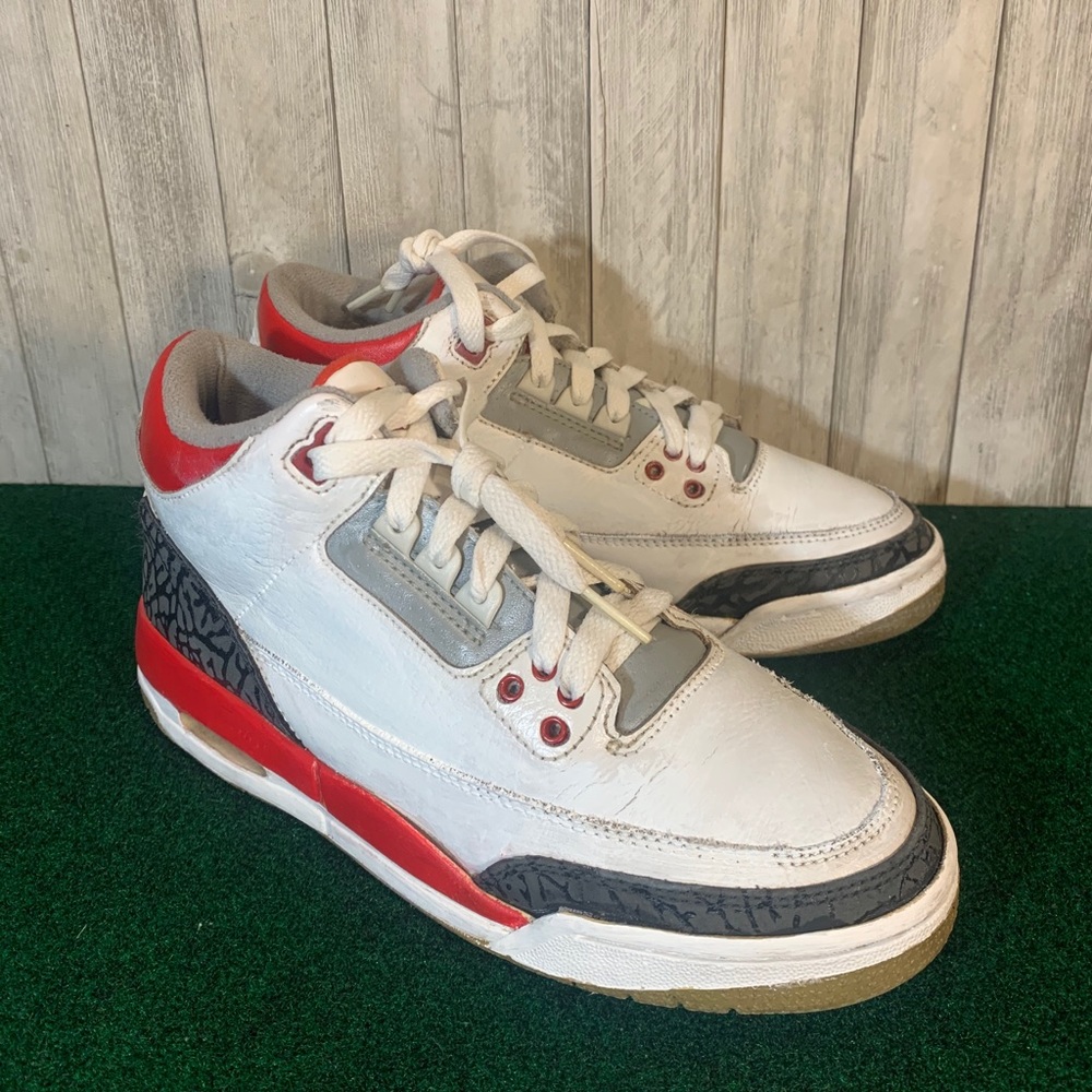 Air Jordan 3 Fire Red 5.5 Youth Basketball Shoe
